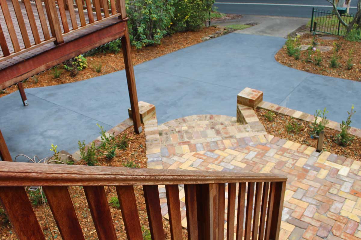 Landscaping Springwood Deck Paved Patios Driveway Low Maintenance Garden