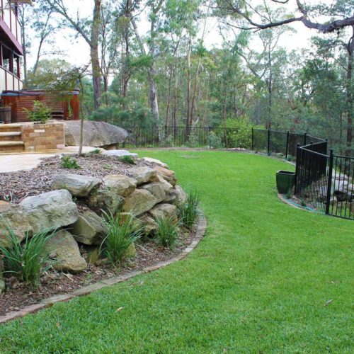 Landscaping Blaxland Feature