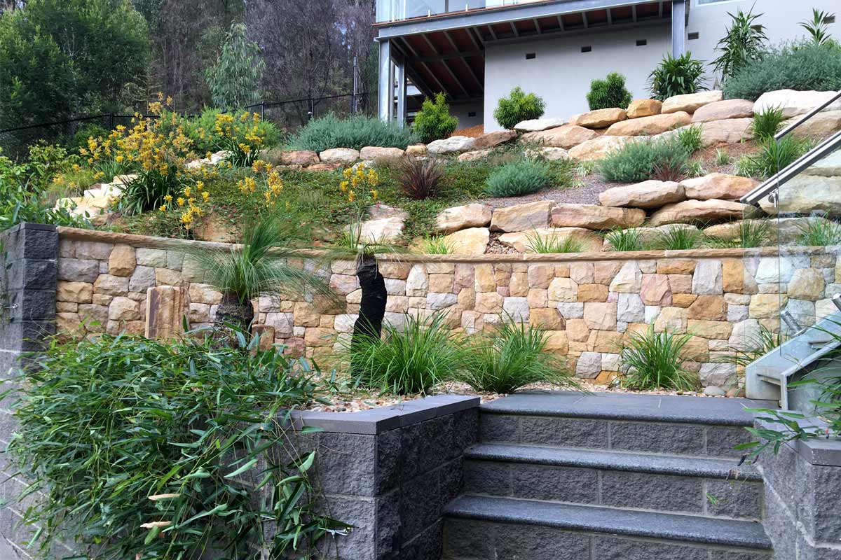 Emu Heights Retaining Wall Garden